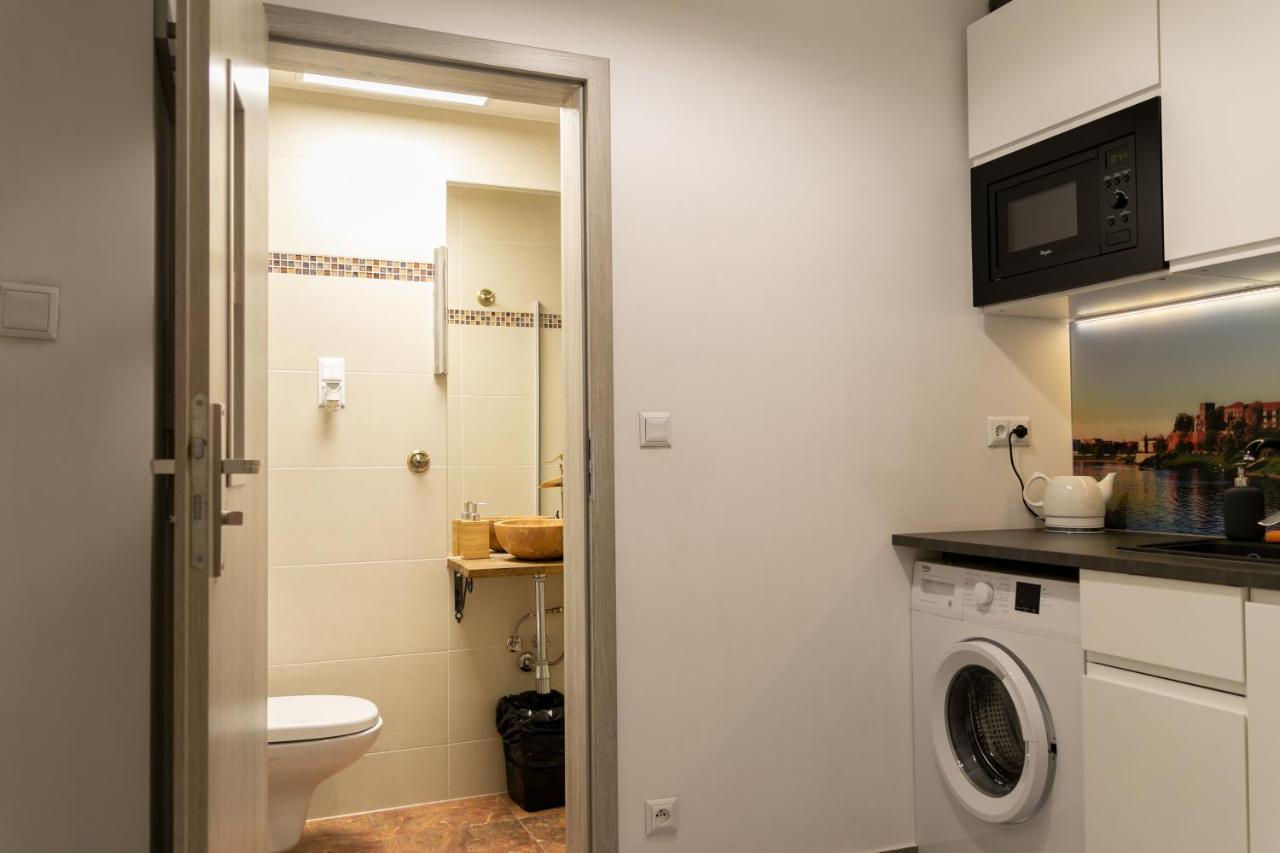 Apartment Wielopole 10 *